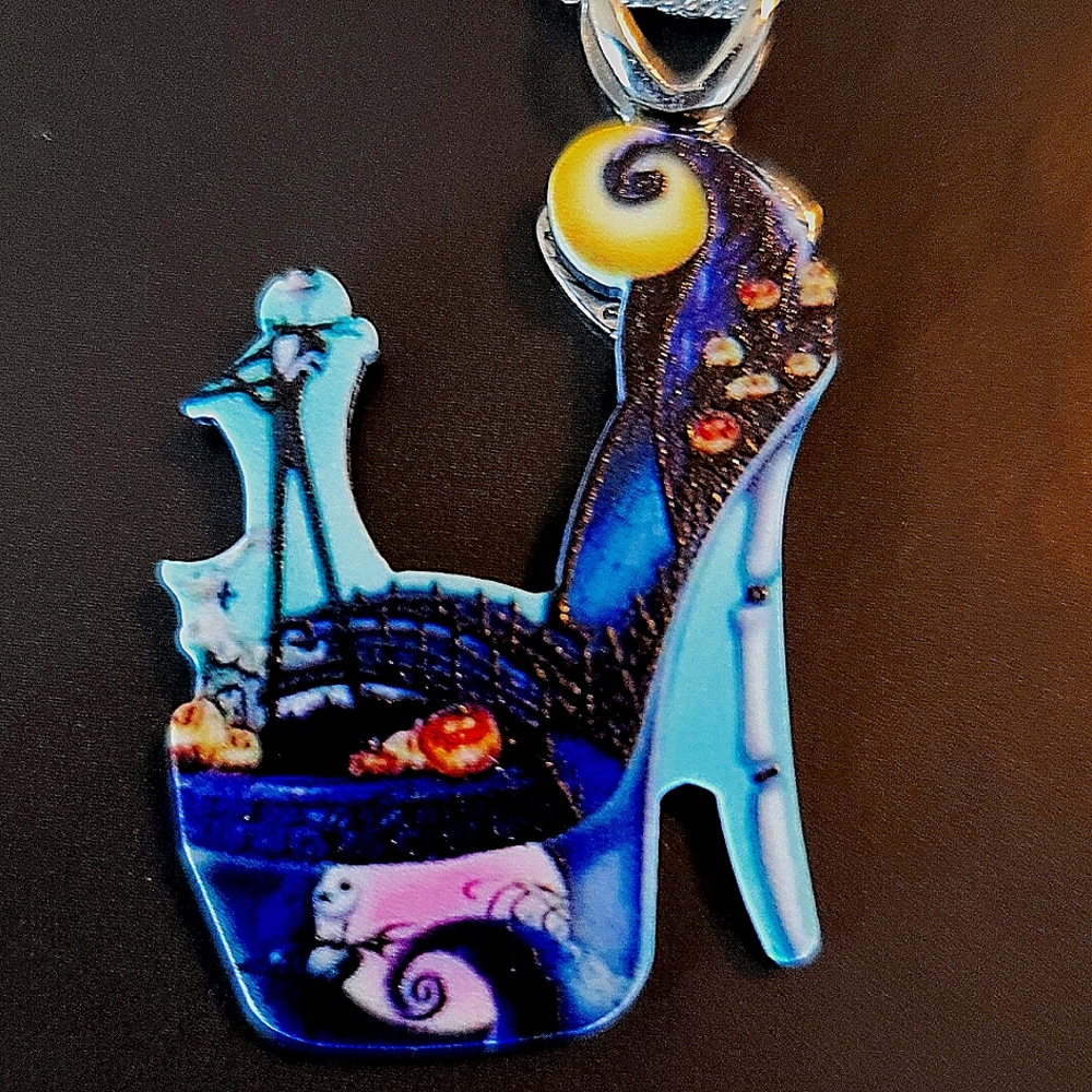 NIGHTMARE BEFORE CHRISTMAS NECKLACE